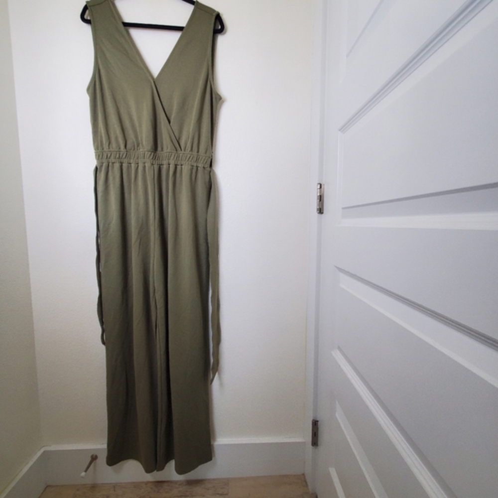 Caralyn Mirand NWT The Drop Women's Olive Green Sleeveless Wrap Jumpsuit - Picture 3 of 14